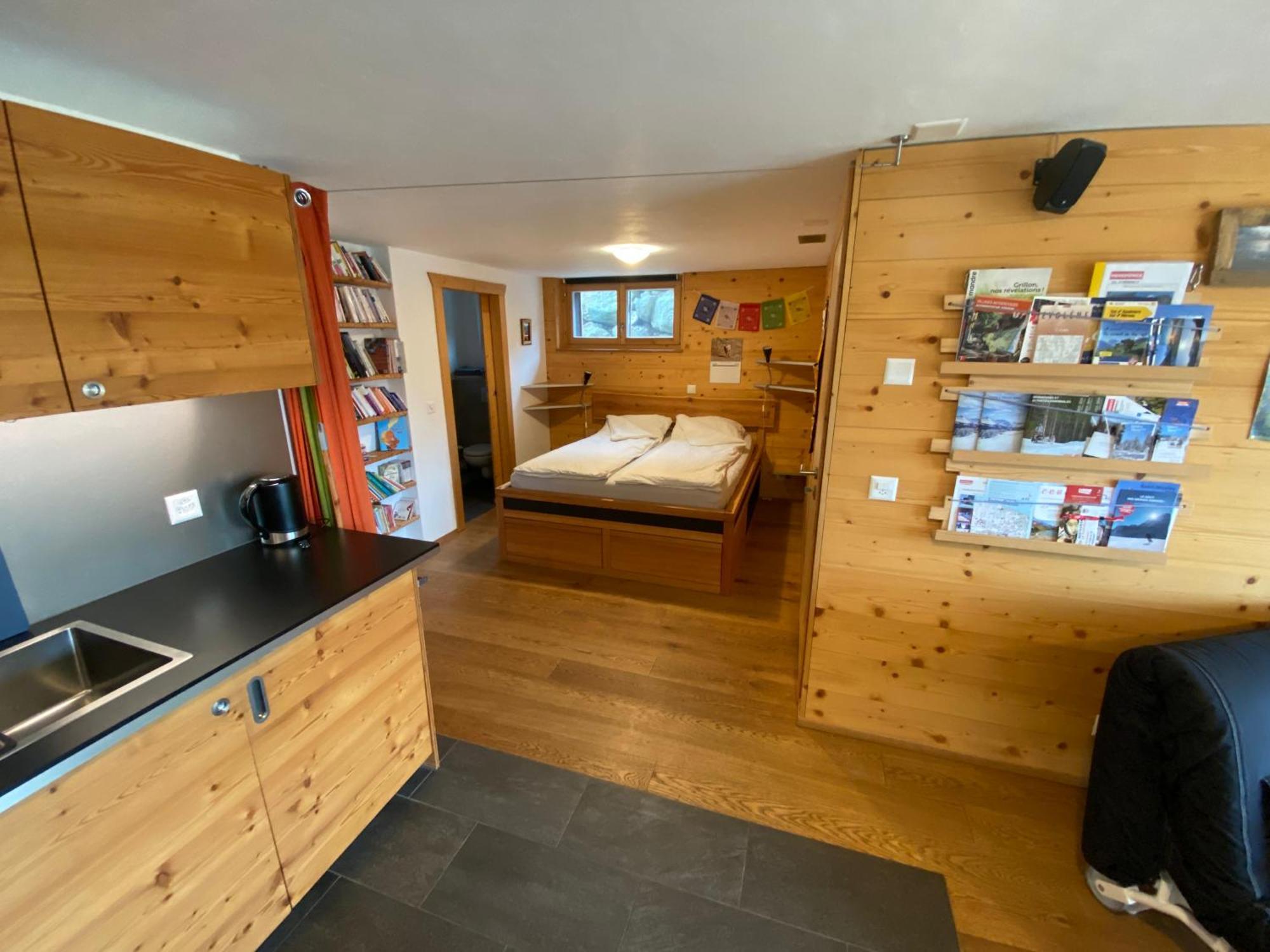 La Cle Des Champs Bed & Breakfast Heremence Exterior photo
